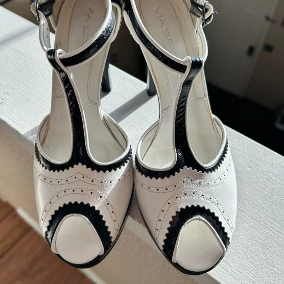 Via Spiga two tone,black and white platform heels. - Picture 3 of 6